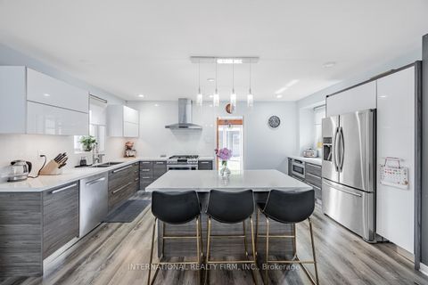 Photo 10 at 49 Lapp Street, Smythe, Toronto
