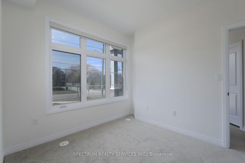 Photo 31 at BLK 7-04 -176 De La Roche Drive, Vellore Village, Vaughan