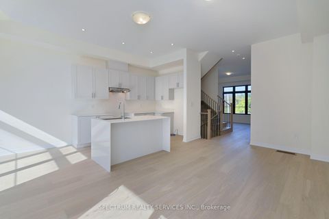 Photo 8 at BLK 3-05 -74 De La Roche Drive, Vellore Village, Vaughan