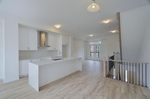 Photo 5 at BLK 16-03 -15 Archambault way, Vellore Village, Vaughan