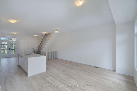 Photo 7 at BLK 16-03 -15 Archambault way, Vellore Village, Vaughan