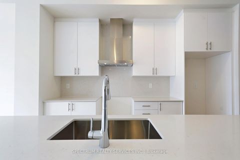 Photo 8 at BLK 16-03 -15 Archambault way, Vellore Village, Vaughan