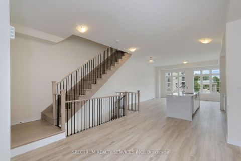 Photo 11 at BLK 16-03 -15 Archambault way, Vellore Village, Vaughan