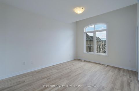 Photo 18 at BLK 16-03 -15 Archambault way, Vellore Village, Vaughan