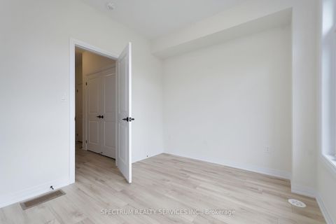 Photo 30 at BLK 16-03 -15 Archambault way, Vellore Village, Vaughan