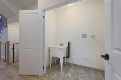 Photo 32 at BLK 16-03 -15 Archambault way, Vellore Village, Vaughan