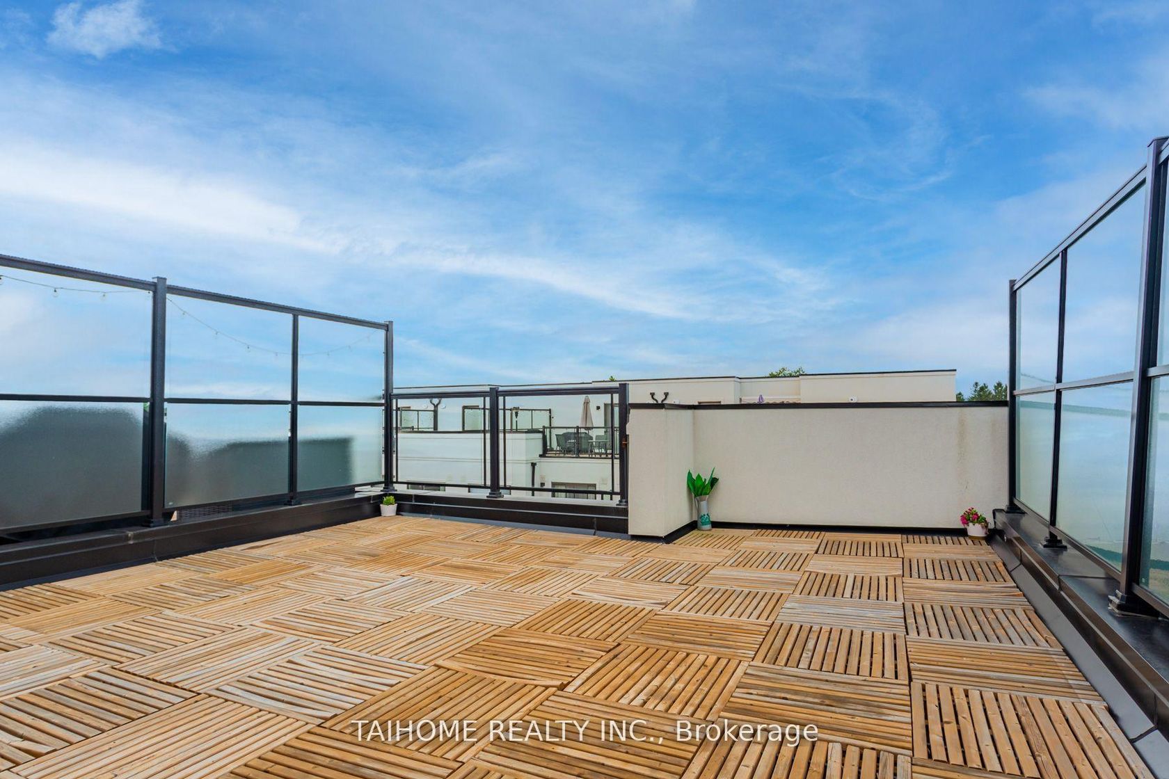 74 - 400 Alex Gardner Circle, Aurora Village, Aurora photo number 2