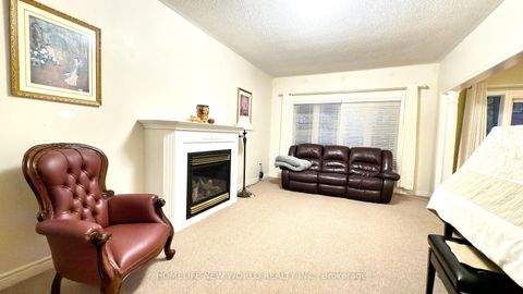 Photo 7 at 88 Gracedale Drive, Westbrook, Richmond Hill