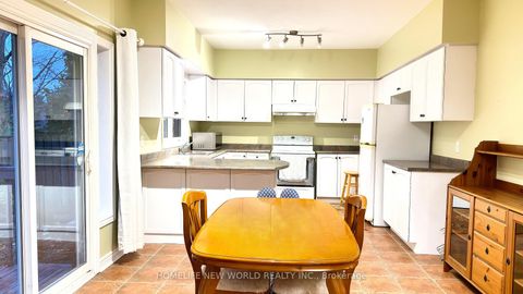 Photo 10 at 88 Gracedale Drive, Westbrook, Richmond Hill