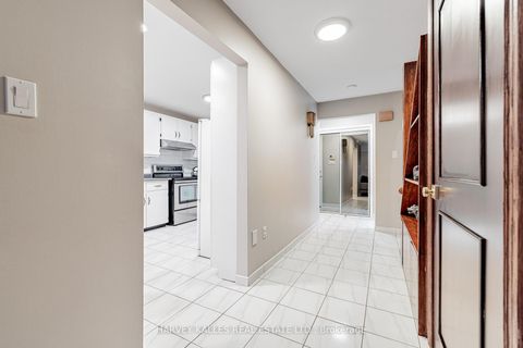 Photo 7 at 30 Brougham Drive, East Woodbridge, Vaughan