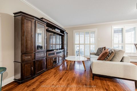 Photo 8 at 30 Brougham Drive, East Woodbridge, Vaughan