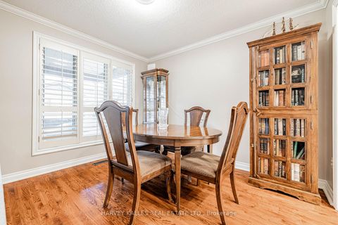 Photo 13 at 30 Brougham Drive, East Woodbridge, Vaughan