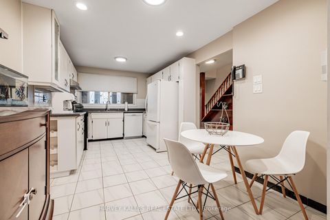 Photo 15 at 30 Brougham Drive, East Woodbridge, Vaughan