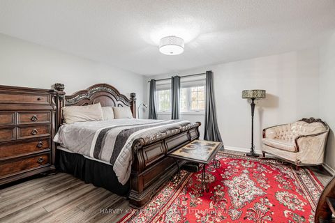 Photo 19 at 30 Brougham Drive, East Woodbridge, Vaughan