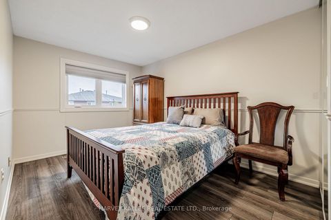 Photo 22 at 30 Brougham Drive, East Woodbridge, Vaughan