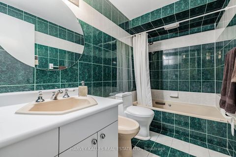 Photo 24 at 30 Brougham Drive, East Woodbridge, Vaughan