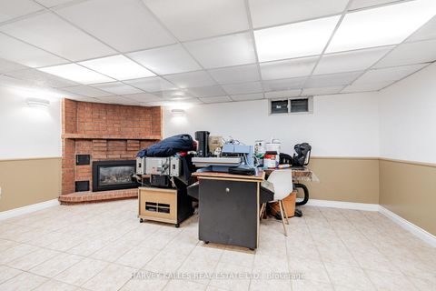 Photo 28 at 30 Brougham Drive, East Woodbridge, Vaughan