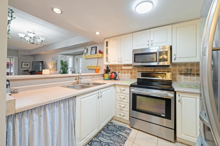 Photo 10 at 45 - 2737 King Street E, Greenford, Hamilton