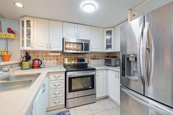 Photo 12 at 45 - 2737 King Street E, Greenford, Hamilton