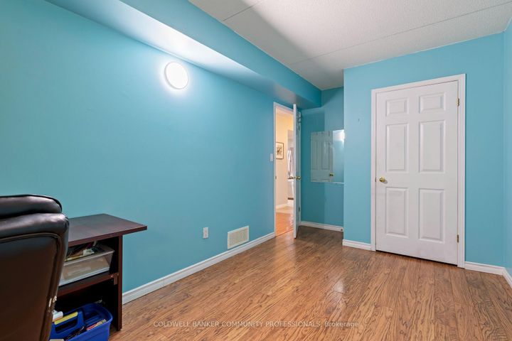 Photo 23 at 45 - 2737 King Street E, Greenford, Hamilton