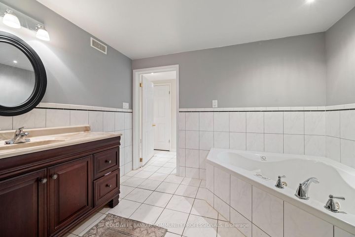 Photo 26 at 45 - 2737 King Street E, Greenford, Hamilton