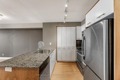 Photo 4 at 1008 - 1 Valhalla Inn Road, City Centre West, Toronto