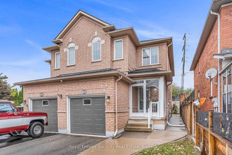 Photo 1 at 150 Royal Appian Crescent, Patterson, Vaughan