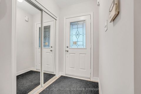 Photo 5 at 150 Royal Appian Crescent, Patterson, Vaughan