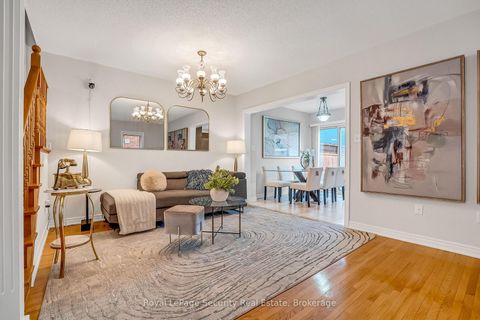 Photo 7 at 150 Royal Appian Crescent, Patterson, Vaughan