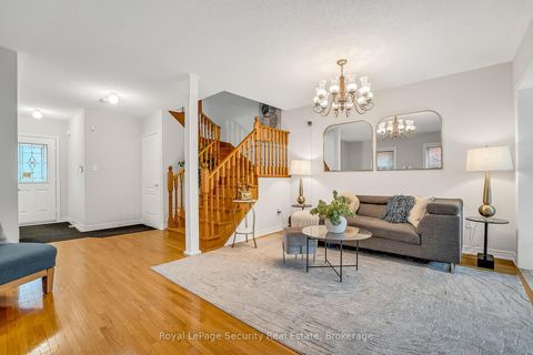 Photo 8 at 150 Royal Appian Crescent, Patterson, Vaughan