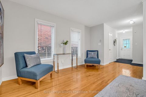 Photo 13 at 150 Royal Appian Crescent, Patterson, Vaughan