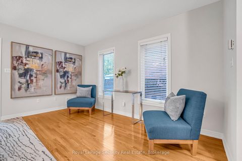 Photo 14 at 150 Royal Appian Crescent, Patterson, Vaughan