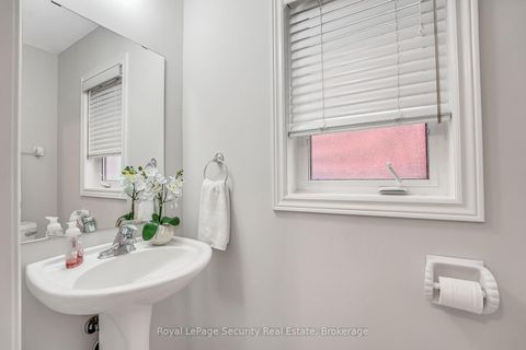 Photo 21 at 150 Royal Appian Crescent, Patterson, Vaughan