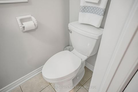 Photo 22 at 150 Royal Appian Crescent, Patterson, Vaughan