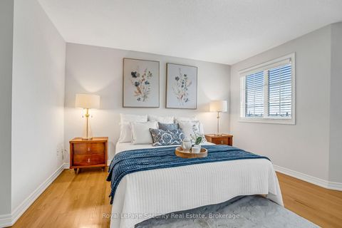 Photo 25 at 150 Royal Appian Crescent, Patterson, Vaughan