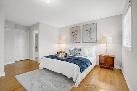 Photo 26 at 150 Royal Appian Crescent, Patterson, Vaughan