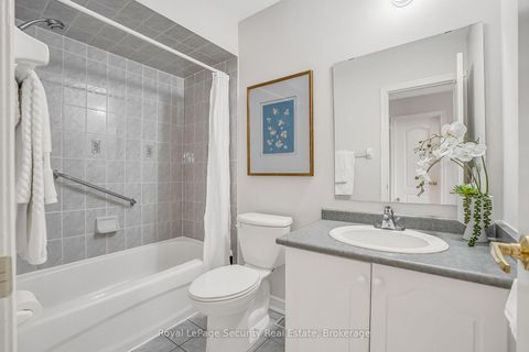 Photo 30 at 150 Royal Appian Crescent, Patterson, Vaughan