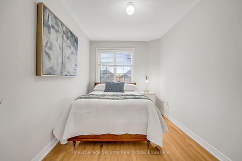 Photo 32 at 150 Royal Appian Crescent, Patterson, Vaughan