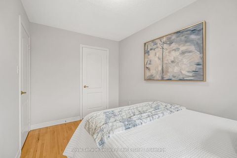 Photo 33 at 150 Royal Appian Crescent, Patterson, Vaughan