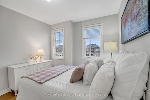 Photo 35 at 150 Royal Appian Crescent, Patterson, Vaughan