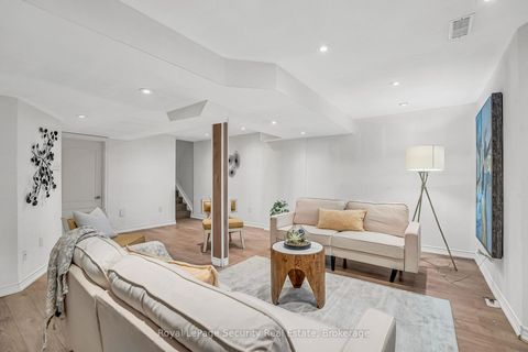 Photo 40 at 150 Royal Appian Crescent, Patterson, Vaughan