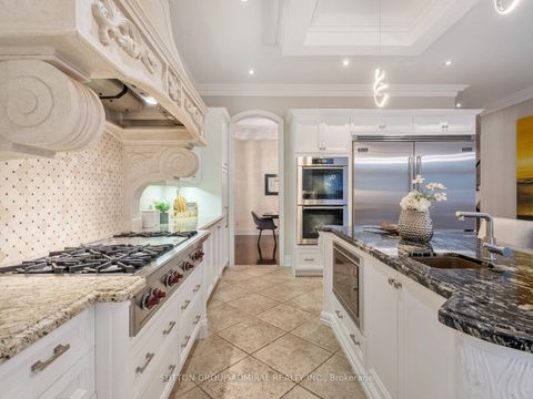 Photo 11 at 232 Luca Avenue, Patterson, Vaughan