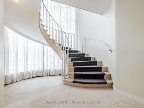 Photo 2 at 15 Ridelle Avenue, Forest Hill North, Toronto