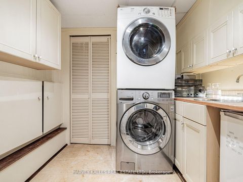 Photo 11 at 15 Ridelle Avenue, Forest Hill North, Toronto