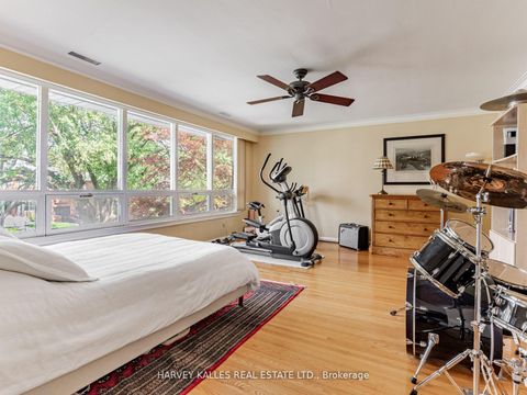 Photo 22 at 15 Ridelle Avenue, Forest Hill North, Toronto