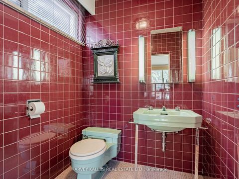 Photo 24 at 15 Ridelle Avenue, Forest Hill North, Toronto