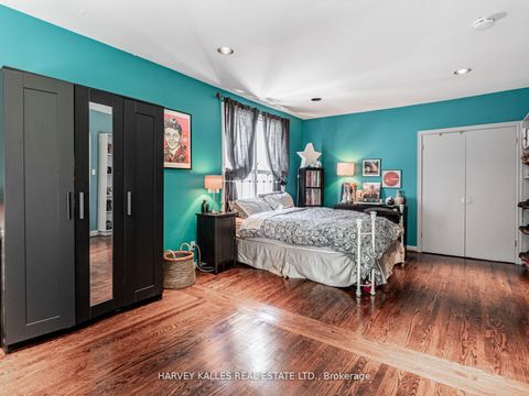 Photo 26 at 15 Ridelle Avenue, Forest Hill North, Toronto