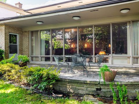 Photo 32 at 15 Ridelle Avenue, Forest Hill North, Toronto