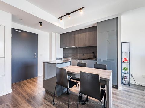 Photo 6 at 312 - 7 Smith Crescent, Queensway, Toronto