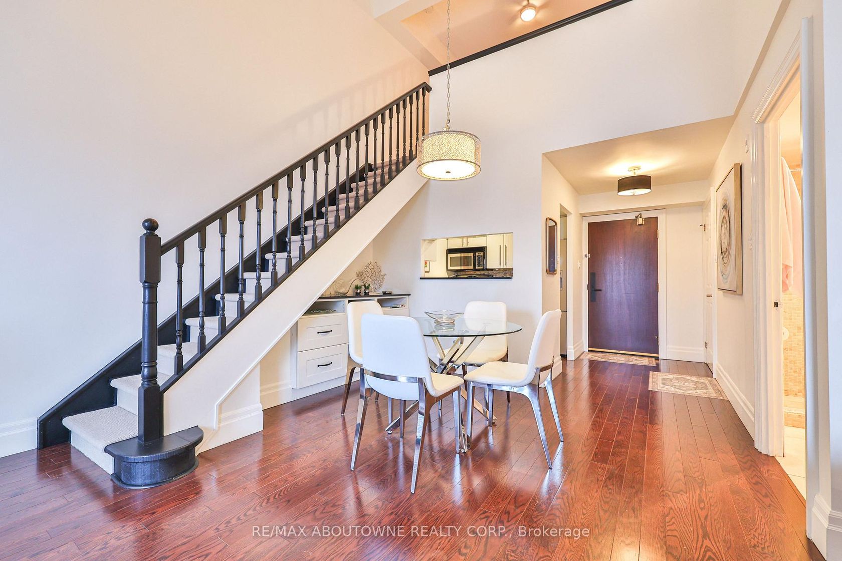 404 - 185 Robinson Street, OO Old Oakville, Oakville 